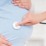 Jungtinės Karalystės vyriausybė, priimdama abortų įstatymo pataisas, rizikuoja moterų sveikata