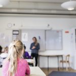 Naujoje ataskaitoje apžvelgiama, kaip lytinis švietimas vis labiau seksualizuoja vaikus ir manipuliu...