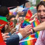 J. Trudeau: homoseksualumą turime ne „toleruoti“, bet „priimti“