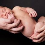 Feministė pasisako prieš surogatinę motinystę: „Nesame orkaitės pyragams kepti“