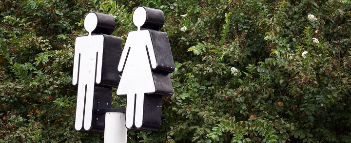 JAV Švietimo departamentas nebetirs translyčių skundų dėl mokyklų tualetų